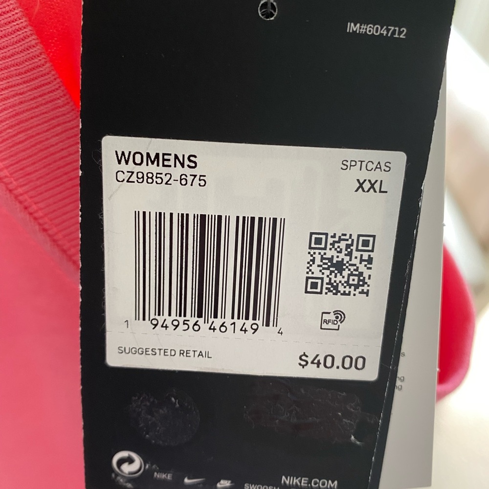 NWT Women’s Cropped Nike Tank Top Size XXL - Picture 3 of 6